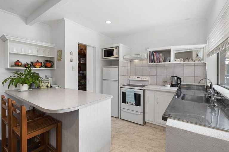 Photo of property in 1b Cherry Place, Waiuku, 2123