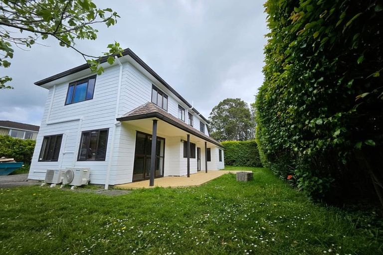 Photo of property in 2/5 Seacliffe Avenue, Belmont, Auckland, 0622