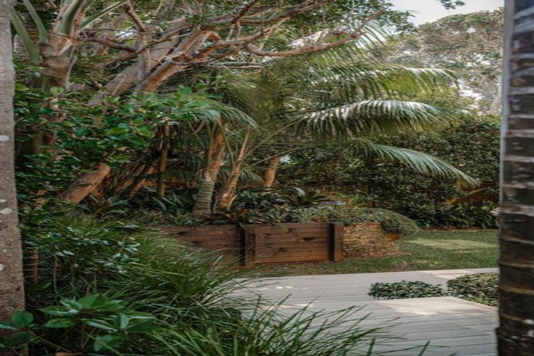 Photo of property in 1/60 Milford Road, Milford, Auckland, 0620