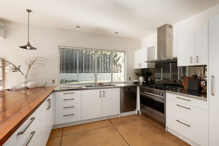 Photo of property in 215b Oceanbeach Road, Mount Maunganui, 3116