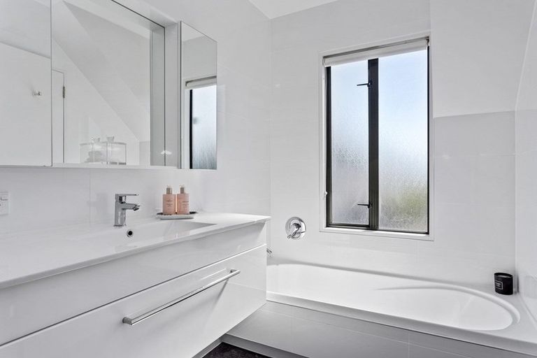 Photo of property in 53 Hawkesbury Avenue, St Albans, Christchurch, 8014