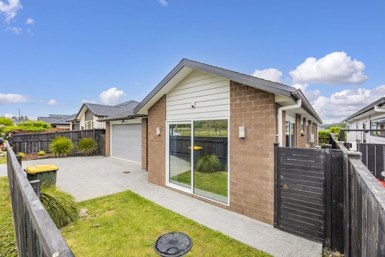 Photo of property in 69 Nobilo Road, Kumeu, 0810