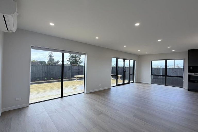 Photo of property in 3 Toporoa Street, Karaka, 2113