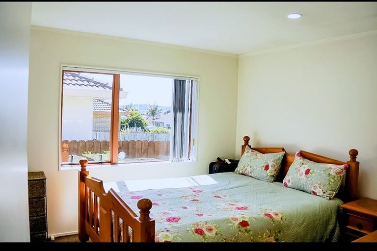 Photo of property in 4/30 Matthews Road, Clover Park, Auckland, 2019