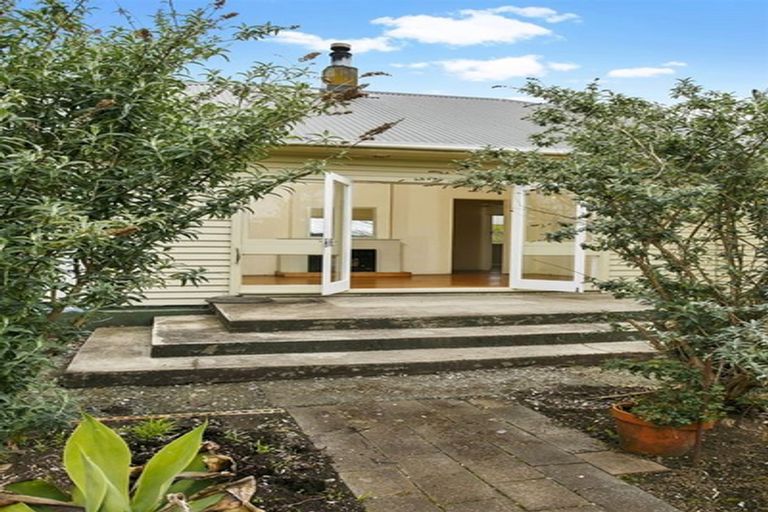 Photo of property in 1145 Kahikatea Flat Road, Waitoki, Kaukapakapa, 0871