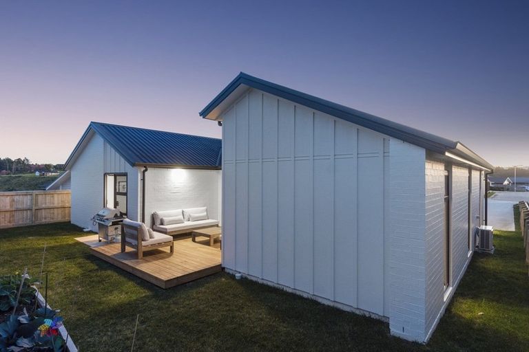 Photo of property in 18 Okataina Street, Pyes Pa, Tauranga, 3112