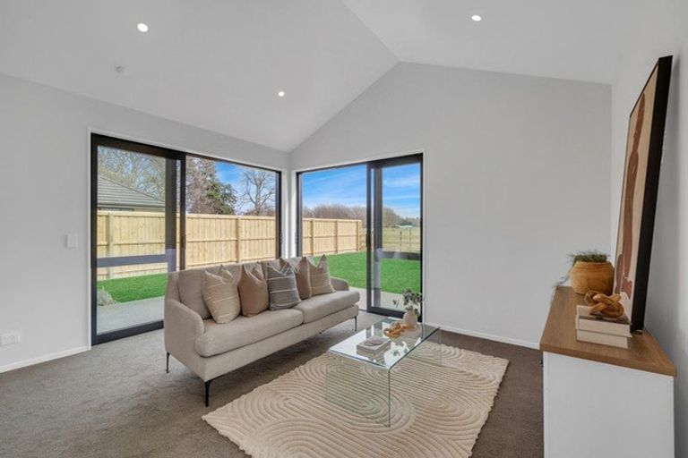 Photo of property in 35 Crossley Avenue, Woodend, 7610