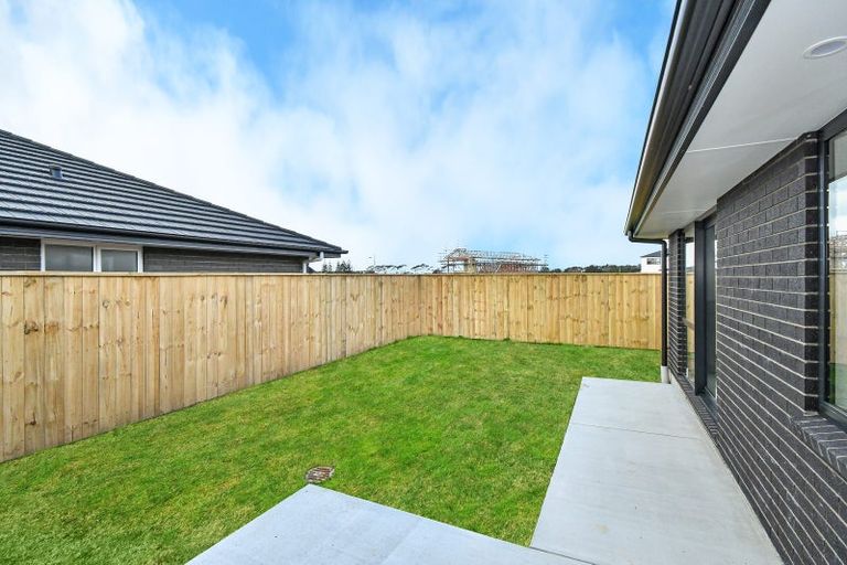 Photo of property in 12 Uatoto Road, Clarks Beach, 2122