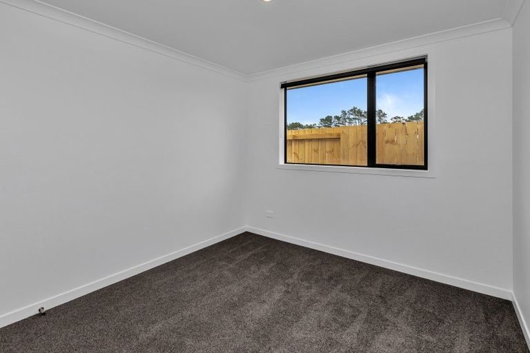 Photo of property in 51 Te Taniwha Road, One Tree Point, 0118