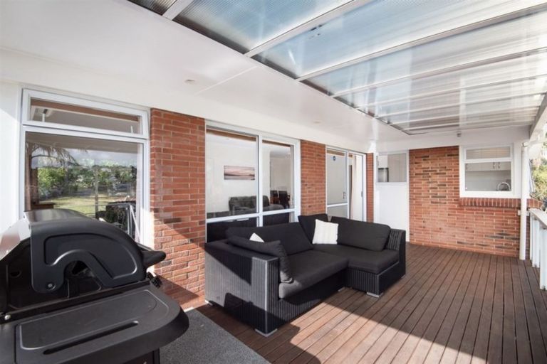 Photo of property in 33 Mayfair Crescent, Mairangi Bay, Auckland, 0630