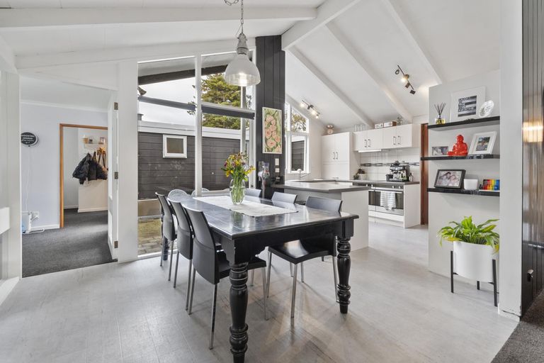 Photo of property in 28 Moerangi Street, West End, Palmerston North, 4410