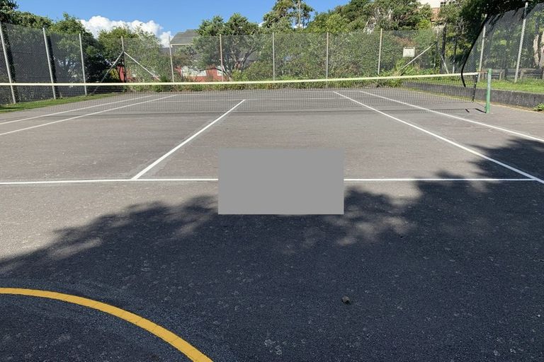 Photo of property in 27 Paddington Grove, Karori, Wellington, 6012