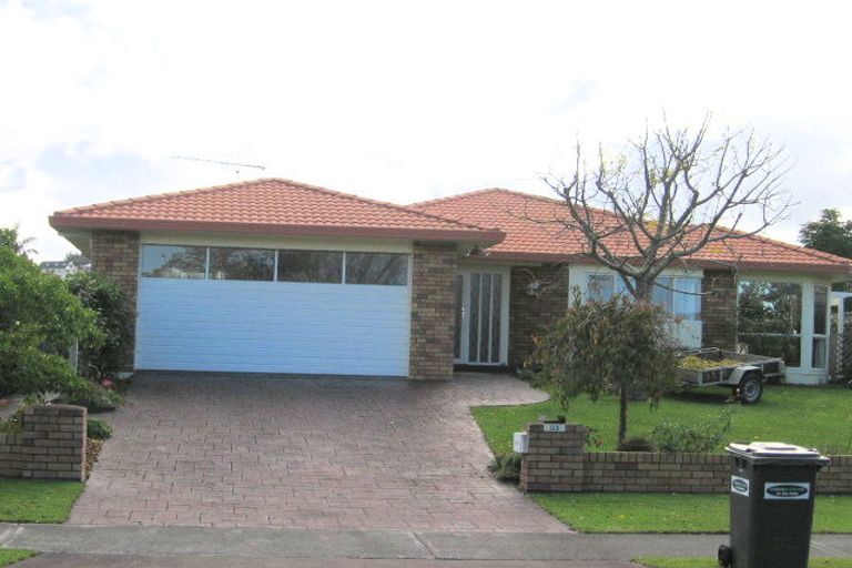 Photo of property in 33 Lakeside Drive, Orewa, 0931