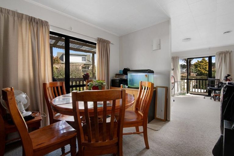 Photo of property in 2/25 Philson Terrace, Browns Bay, Auckland, 0630