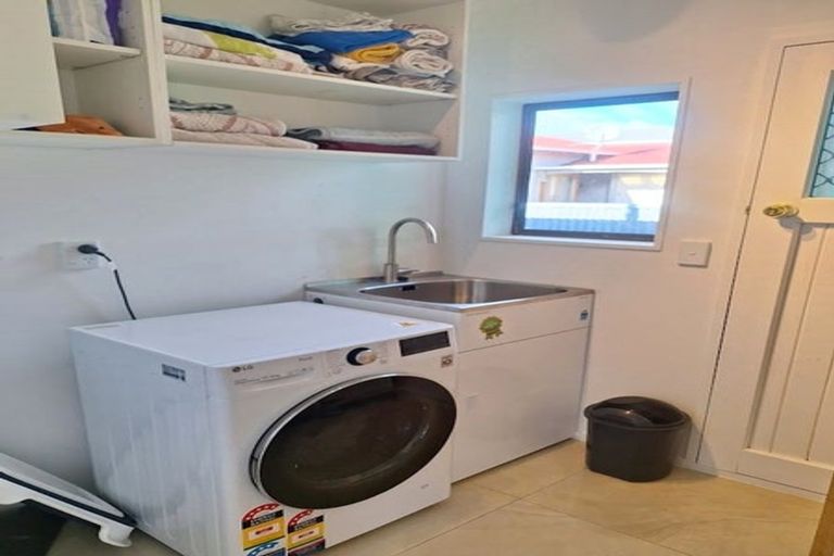 Photo of property in 4/30 Leighton Avenue, Waiwhetu, Lower Hutt, 5010