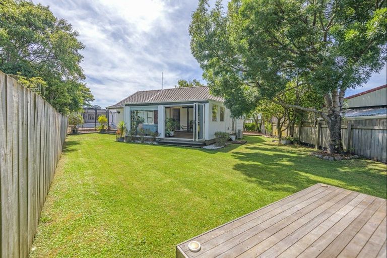 Photo of property in 19 Peppertree Glade, Kelvin Grove, Palmerston North, 4414