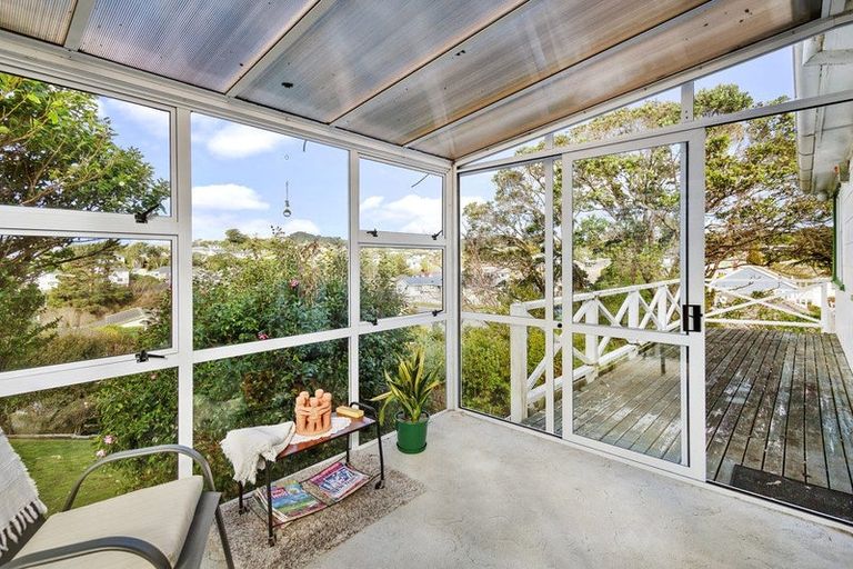 Photo of property in 100 Moorefield Road, Johnsonville, Wellington, 6037