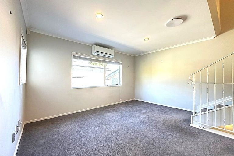 Photo of property in 9 Lucca Crescent, Flat Bush, Auckland, 2019
