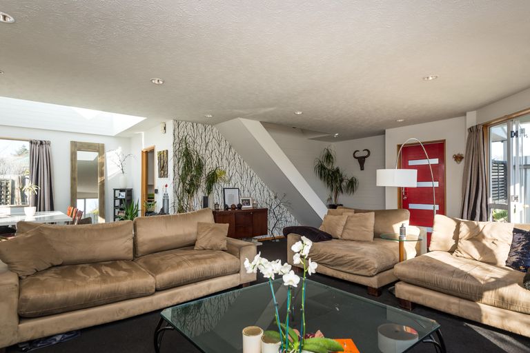 Photo of property in 1a Dulles Place, Papanui, Christchurch, 8053