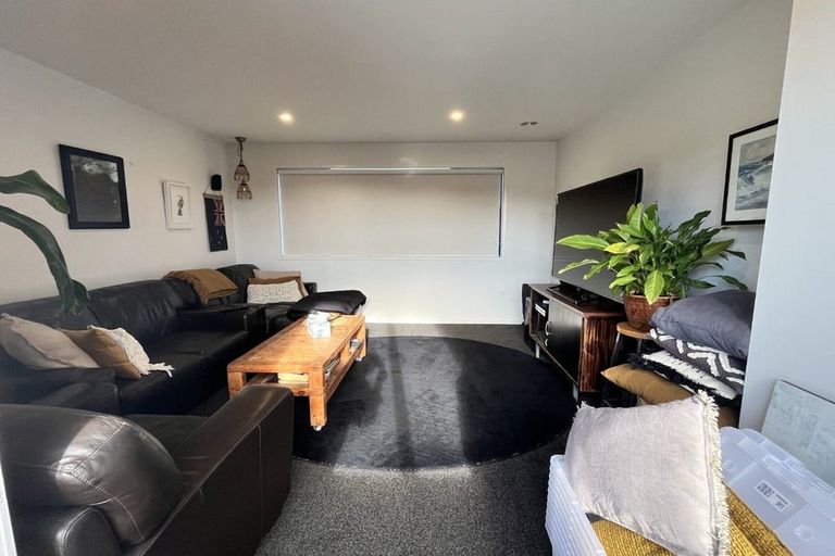 Photo of property in 2 Pohutukawa Avenue, Red Beach, 0932