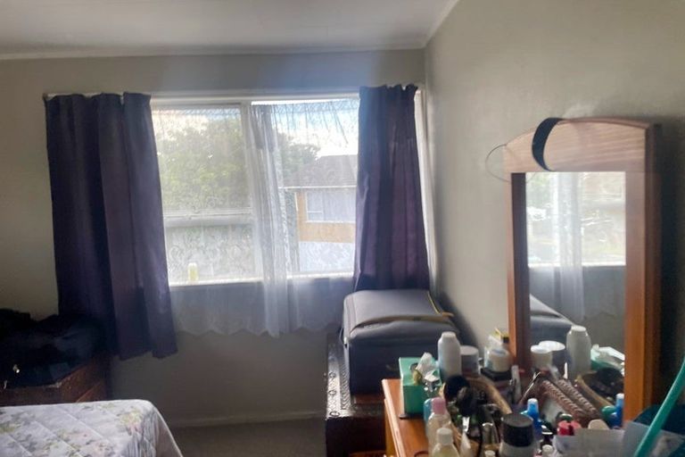 Photo of property in 68 Reynella Drive, Massey, Auckland, 0614