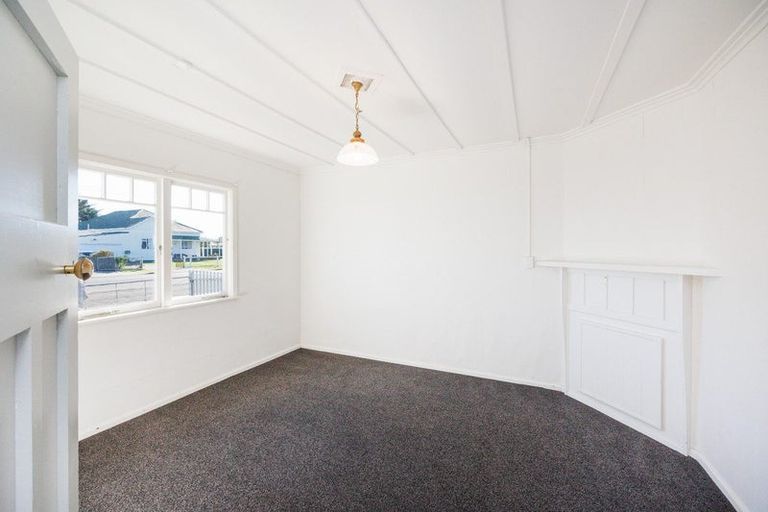 Photo of property in 23 Ross Street, Marton, 4710