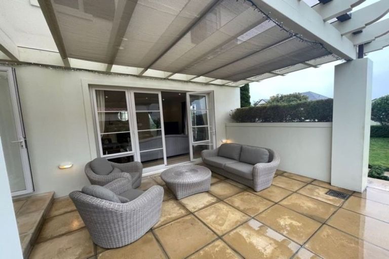 Photo of property in 11 Fairfield Lane, East Tamaki Heights, Auckland, 2016
