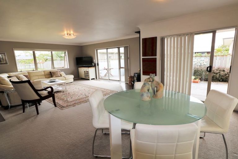 Photo of property in 24 Charles Street, Carterton, 5713