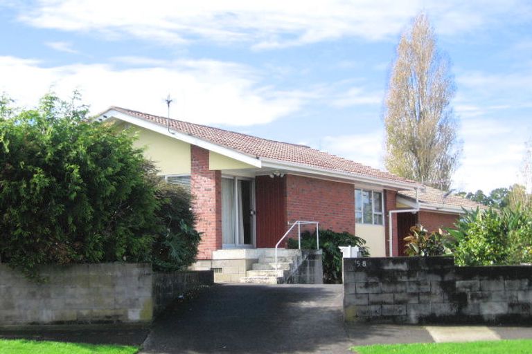 Photo of property in 1/58 View Road, Henderson, Auckland, 0612