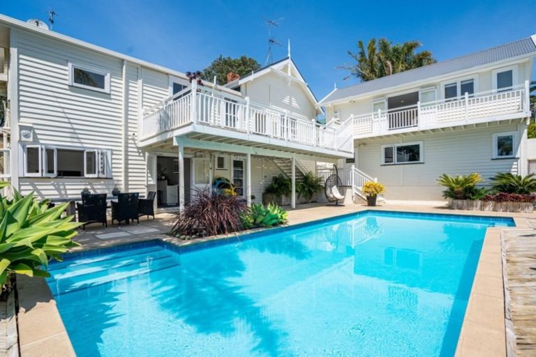 Photo of property in 30 Maritime Terrace, Birkenhead, Auckland, 0626