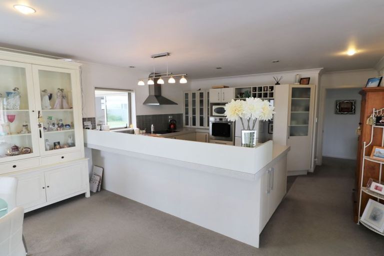 Photo of property in 24 Charles Street, Carterton, 5713