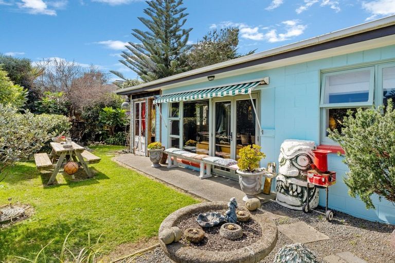 Photo of property in 58 Moana Street, Otaki Beach, Otaki, 5512