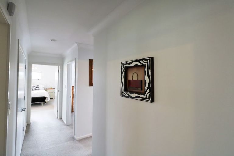 Photo of property in 24 Charles Street, Carterton, 5713