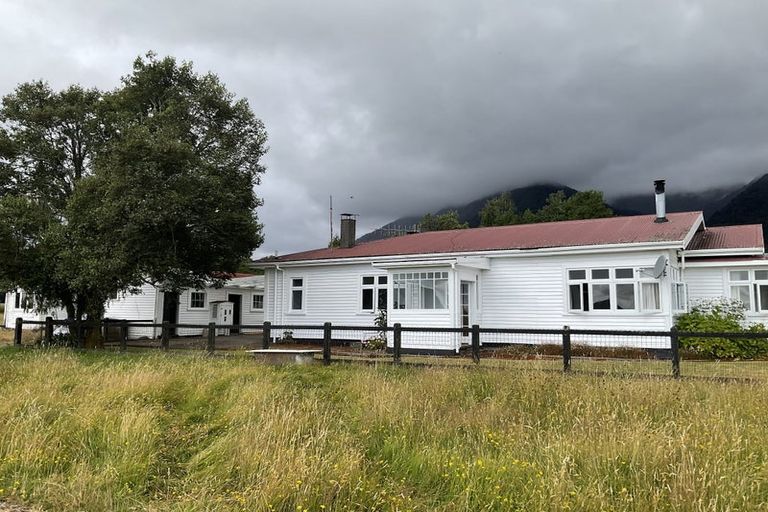 Photo of property in 28 Cook Flat Road, Fox Glacier, 7886