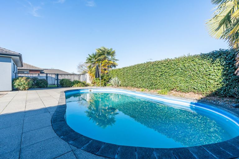 Photo of property in 10 Burgundy Court, Rototuna, Hamilton, 3210