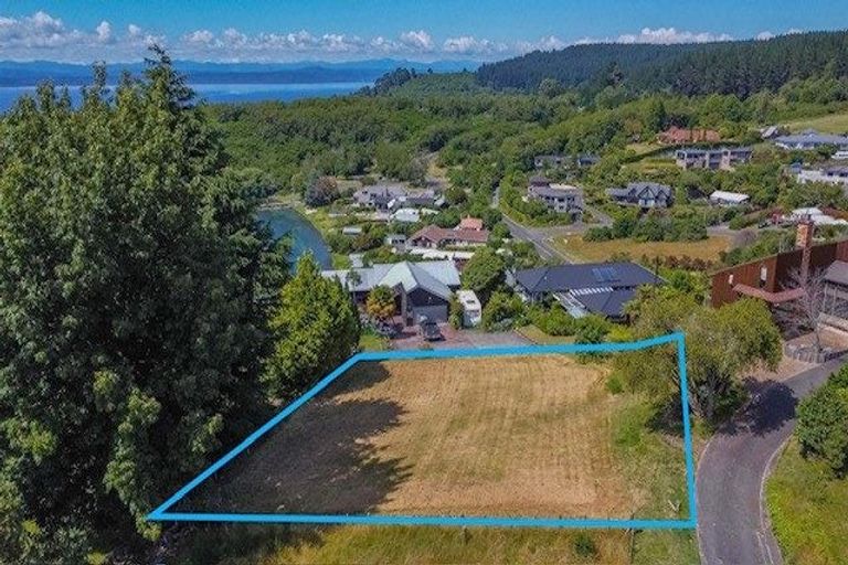 Photo of property in 14 Ewing Grove, Acacia Bay, Taupo, 3330