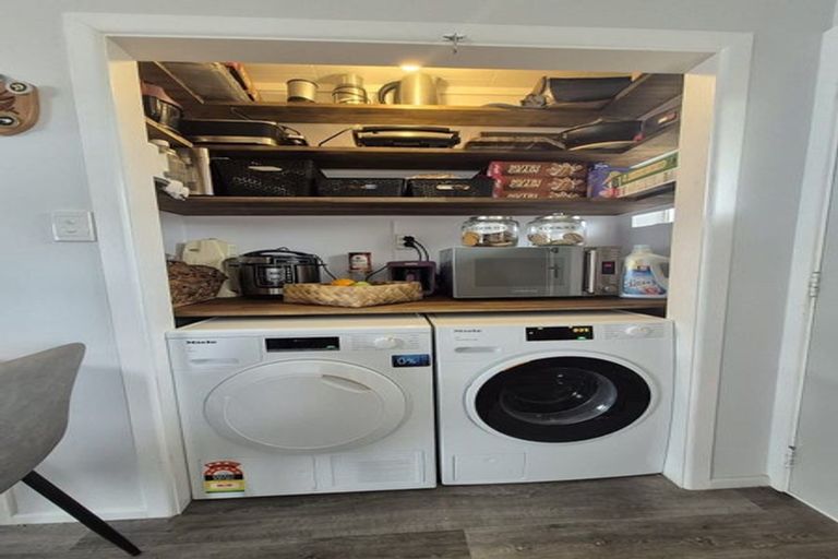 Photo of property in 2/9 Whitley Avenue, Ebdentown, Upper Hutt, 5018