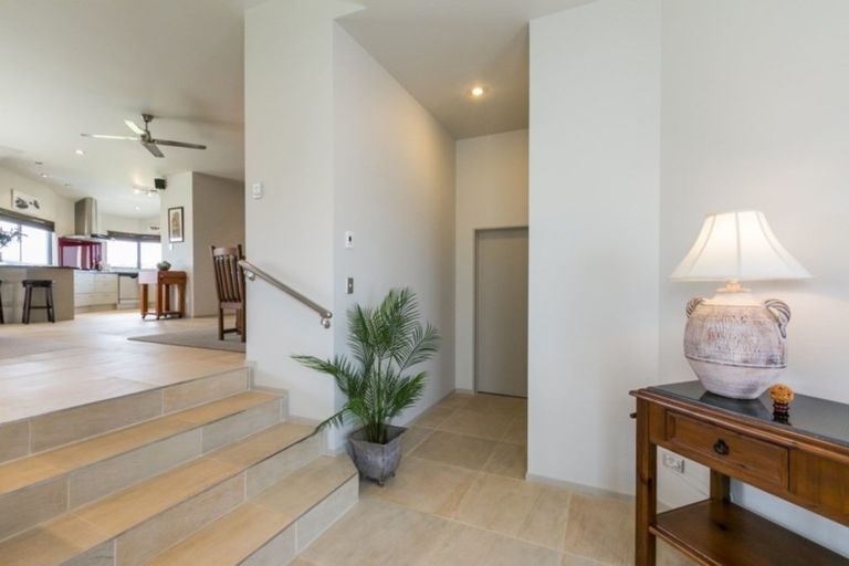 Photo of property in 87 Ferry Road, Clive, 4102