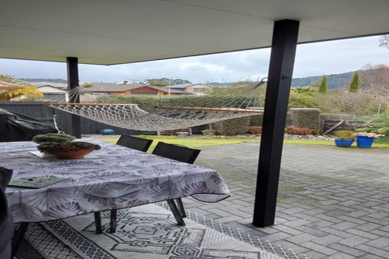 Photo of property in 4 Heaphy Place, Pukehangi, Rotorua, 3015