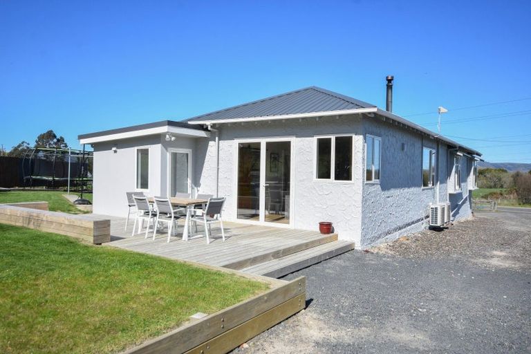 Photo of property in 720 Outram-mosgiel Road, Riverside, Outram, 9073
