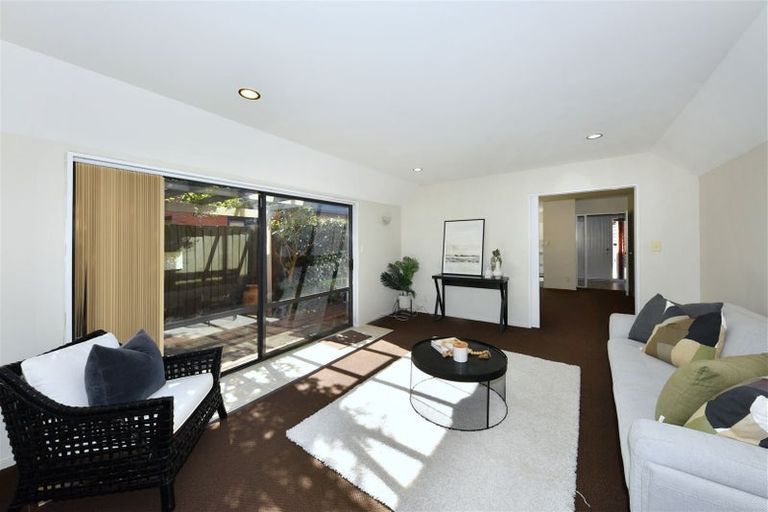 Photo of property in 431a Memorial Avenue, Burnside, Christchurch, 8053