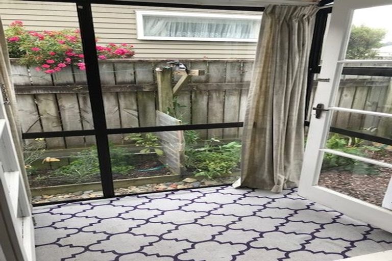 Photo of property in 110 Rongotai Road, Kilbirnie, Wellington, 6022