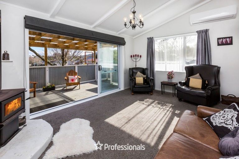 Photo of property in 90 Norana Road, Timberlea, Upper Hutt, 5018