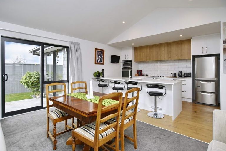 Photo of property in 6 Winterslow Lane, Rangiora, 7400