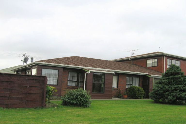 Photo of property in 5a Mclellan Street, Tawa, Wellington, 5028