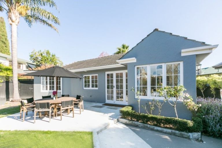 Photo of property in 11 Simla Avenue, Havelock North, 4130