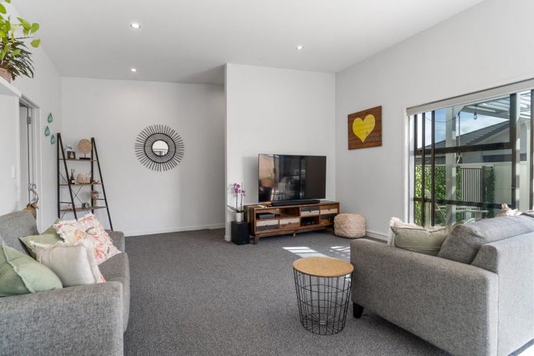 Photo of property in 8 Selliera Place, Papamoa Beach, Papamoa, 3118