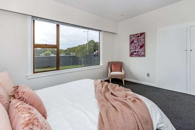 Photo of property in 215 Main North Road, Redwood, Christchurch, 8051