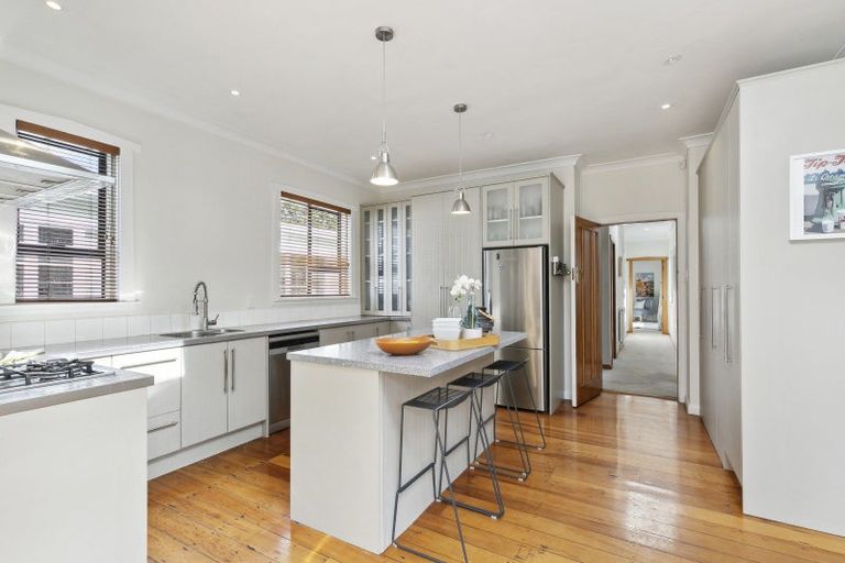 Photo of property in 21a Ngatoto Street, Khandallah, Wellington, 6035