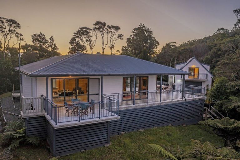 Photo of property in 595 Boat Harbour Road, Whenuakite, Whitianga, 3591
